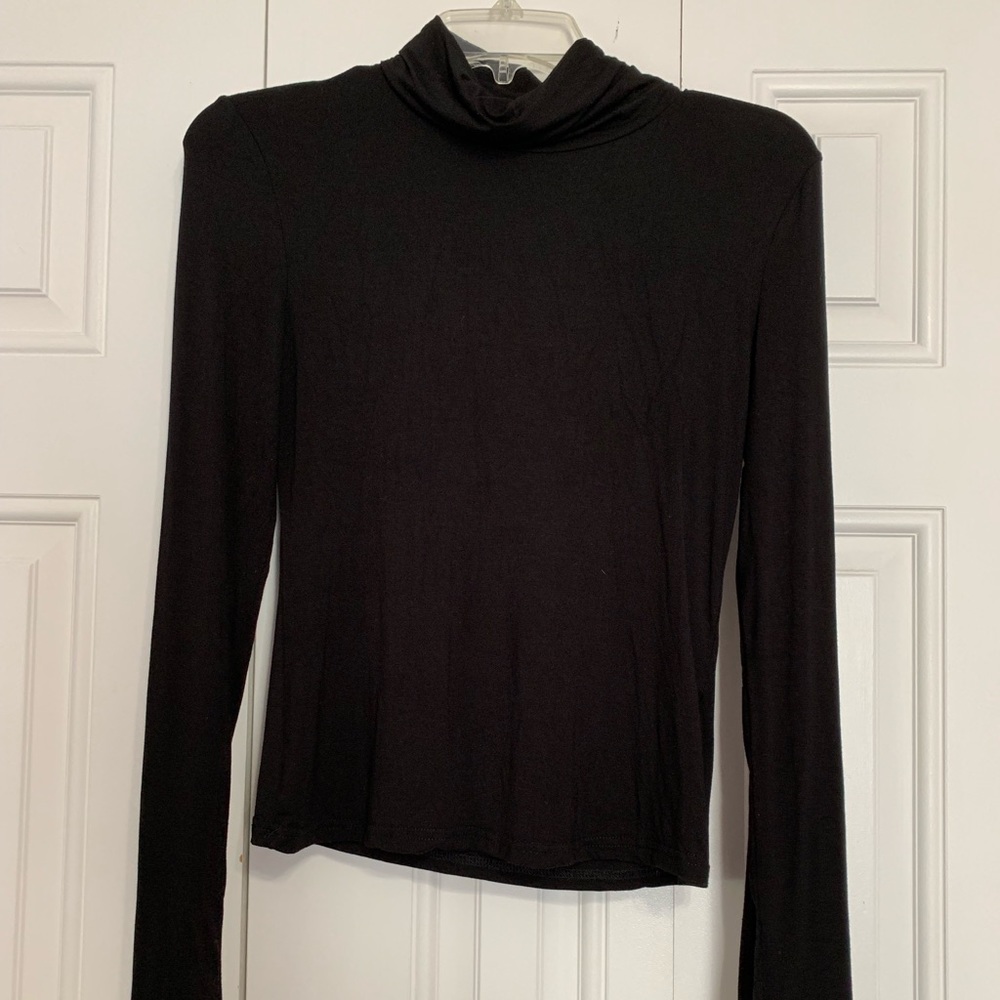Long sleeve cropped black turtleneck